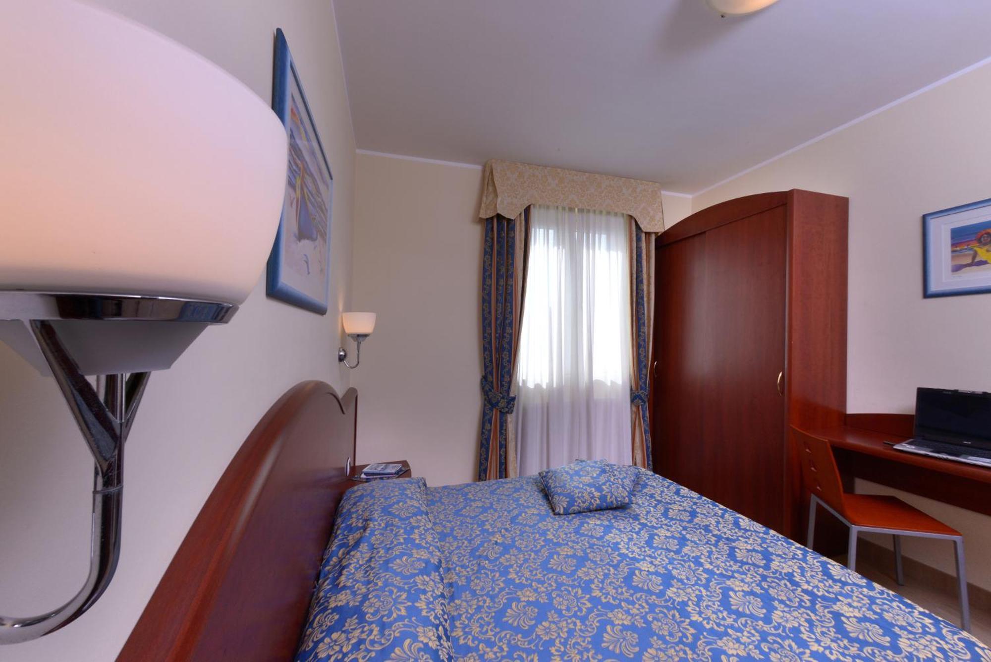 Residence Costa Smeralda Grottammare Exteriér fotografie