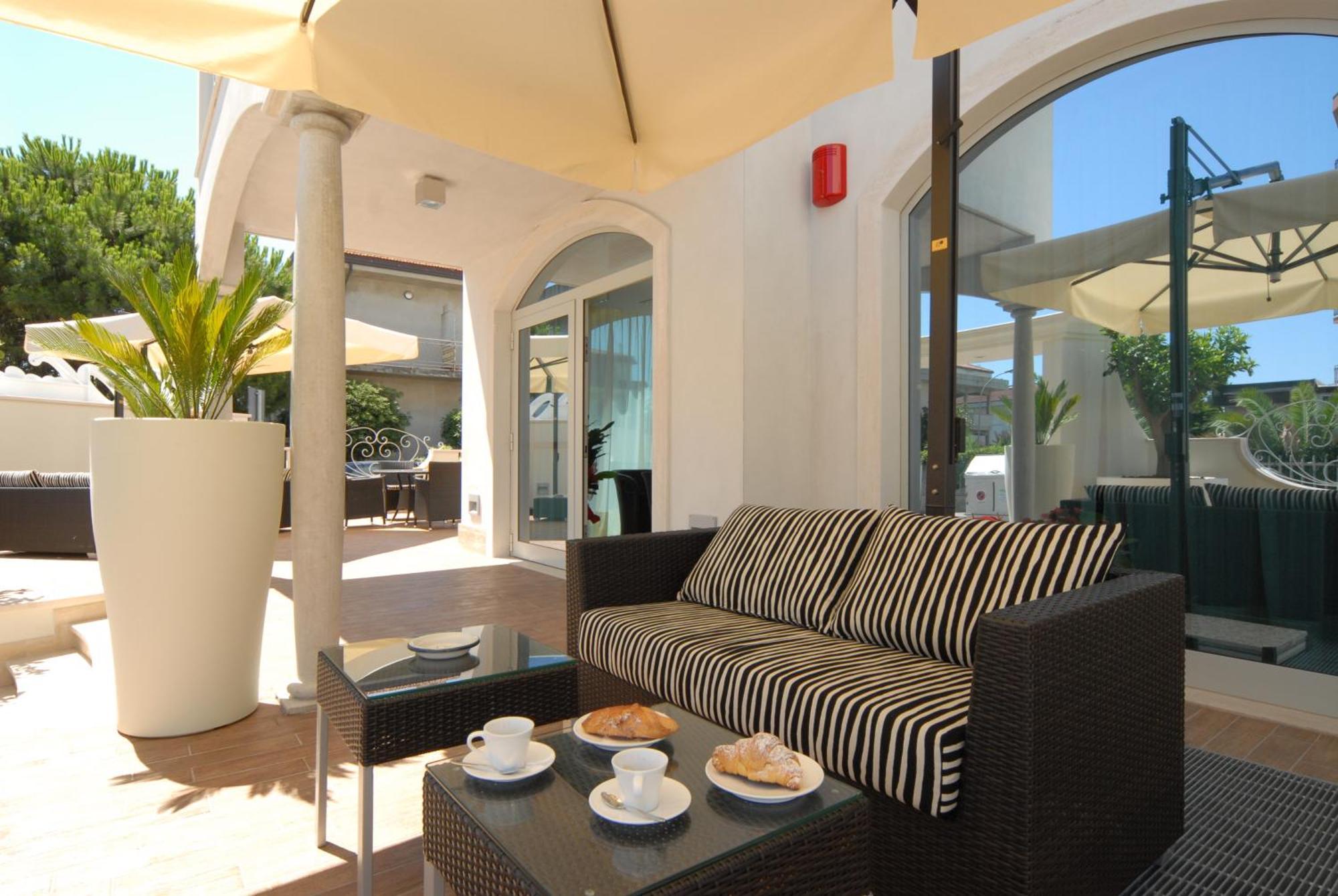 Residence Costa Smeralda Grottammare Exteriér fotografie