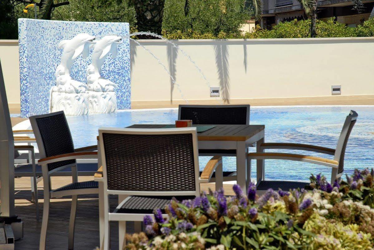Residence Costa Smeralda Grottammare Exteriér fotografie